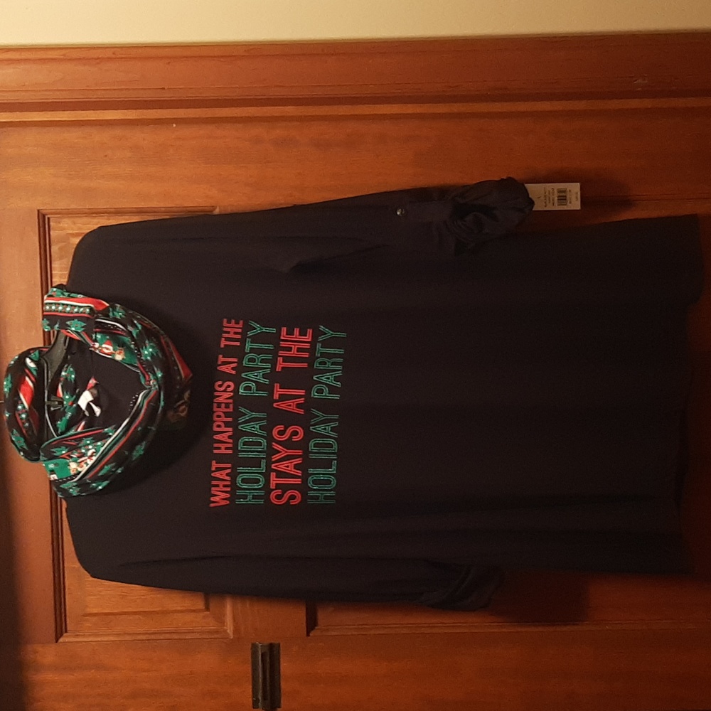 NWT Ladies Large Christmas Long Shirt w/Eternity Scarf